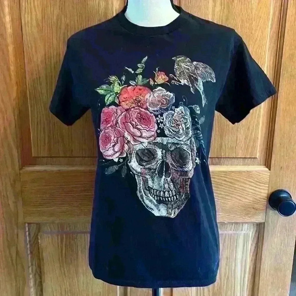 Skull Floral Black Graphic Tee Size S - Picture 1 of 5
